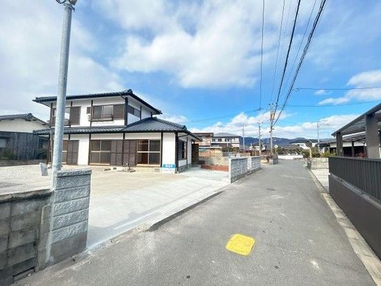 Renovated 4LDK House in Kanzaki City, Saga - 104.74m² - Thumbnail 3