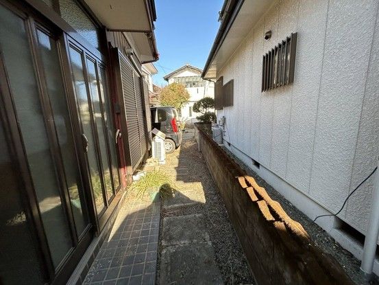6DK Detached House for Sale in Tsuru, Yamanashi - 87.77m² - Thumbnail 2