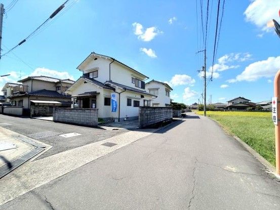 Renovated 3LDK House in Takamatsu, Kagawa – 84m² Corner Lot - Thumbnail 2