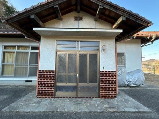 Renovated 5DK House in Ayagawa Town with Large 655 sqm Land - Thumbnail 2