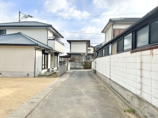 Renovated 4LDK House for Sale in Zentsuji, Kagawa - Thumbnail 2
