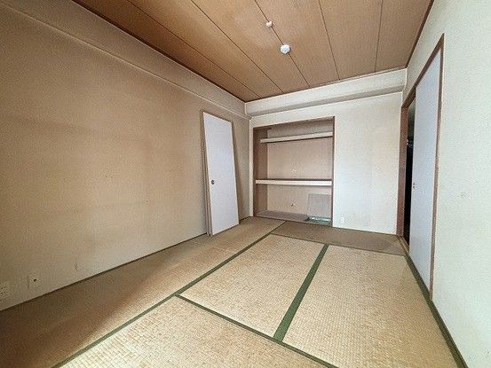 3LDK Apartment for Sale in Kawanishi, Nara - 59.4m² - Image 1