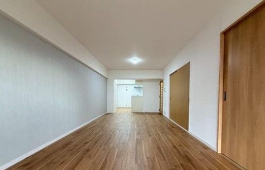 4LDK Apartment for Sale in Himeji, Hyogo - 90.5 sqm - Thumbnail 3