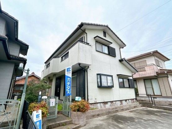 4LDK Detached House for Sale near Nakagomono Station, Komono - Thumbnail 2