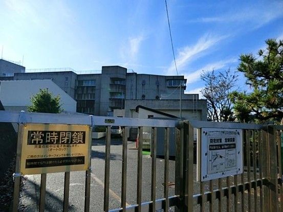 Renovated 3LDK Apartment in Kohoku Ward, Yokohama - Thumbnail 2
