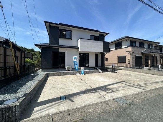 Renovated 4LDK House Near Isseihata Station in Tsu, Mie - Thumbnail 2