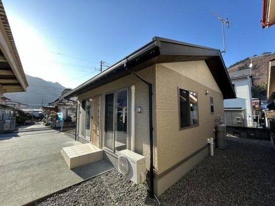 Renovated 2LDK House with Solar Panels in Otsuchi, Iwate - Thumbnail 2
