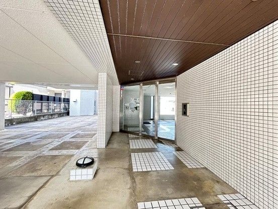 Renovated 2LDK Apartment in Fukuoka's Nishi Ward with Roof Balcony - Thumbnail 4