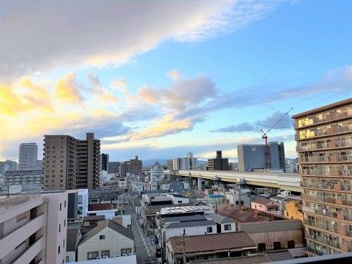 Renovated 3LDK Corner Apartment with Views in Osaka Asahi Ward - Thumbnail 2