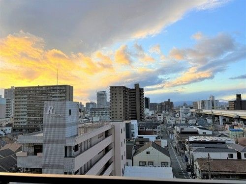 Renovated 3LDK Corner Apartment with Views in Osaka Asahi Ward - Thumbnail 3