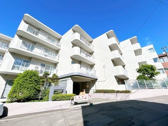 Renovated 4LDK Apartment in Sapporo Toyohira Ward - Thumbnail 4