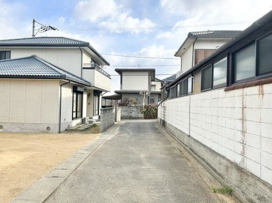 4LDK Renovated House for Sale in Zentsuji City, Kagawa - Thumbnail 2