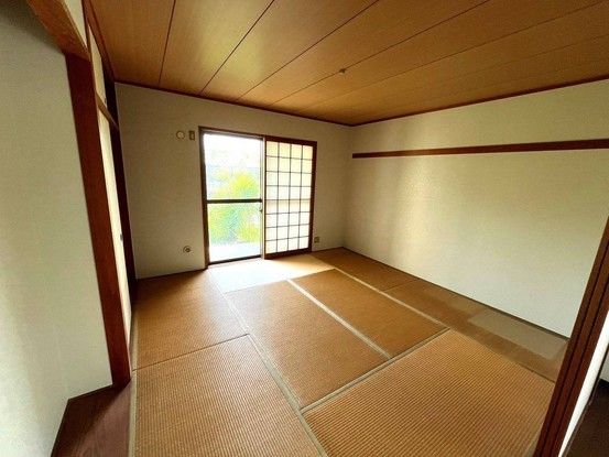 4LDK Apartment for Sale in Ikoma City, Nara Prefecture - Thumbnail 3