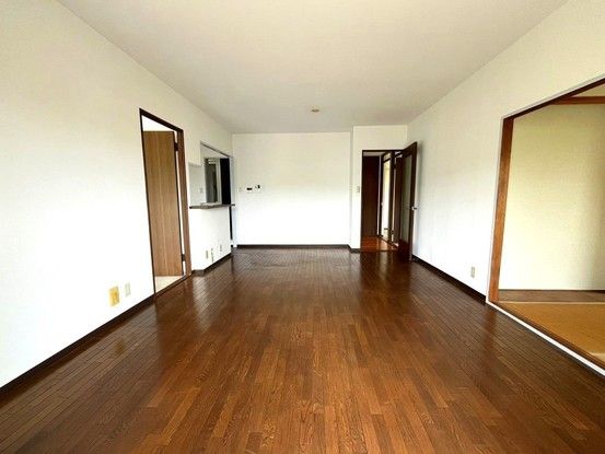 4LDK Apartment for Sale in Ikoma City, Nara Prefecture - Thumbnail 4