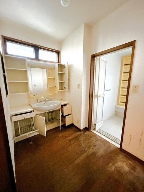 5LDK Used House for Sale in Koga, Ibaraki - 128m2 - Thumbnail 4