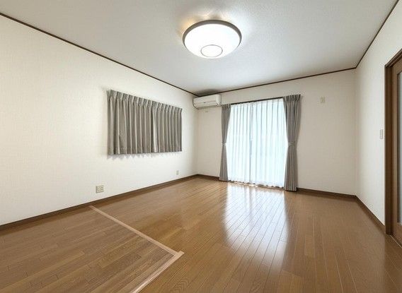4LDK House for Sale in Kashiwa, Chiba - 98.94 sqm - Thumbnail 2