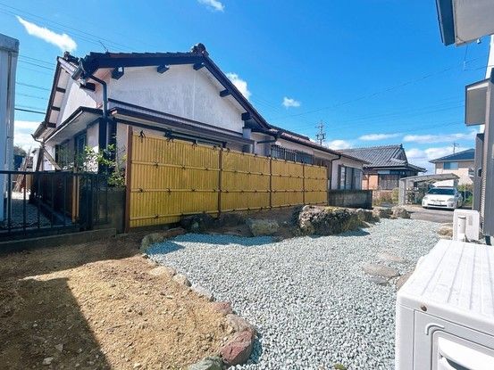 Renovated 4LDK House Near Nagatanoura Station in Suzuka - Thumbnail 2