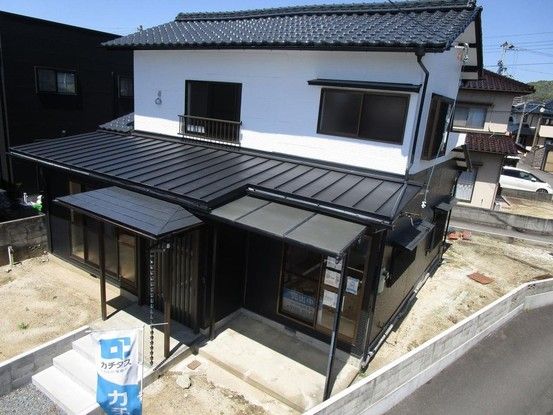 Renovated 4LDK House on Corner Lot in Matsuyama, Ehime - Thumbnail 2