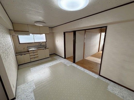 2DK Apartment in Hiroshima Minami Ward - 45.5 sqm, 7.3M yen - Image 1