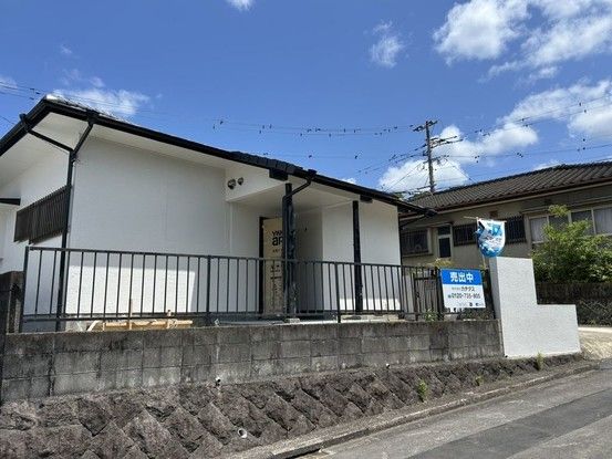 3LDK Renovated House on Corner Lot in Oita City - Thumbnail 2