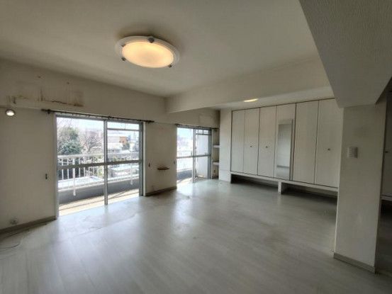 Yagoto Park Mansion 2LDK Apartment for Sale in Nagoya - Thumbnail 2