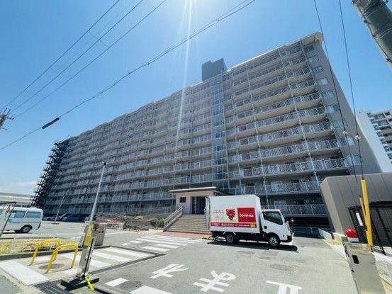 3LDK Apartment for Sale in Izumisano, Osaka - Thumbnail 2