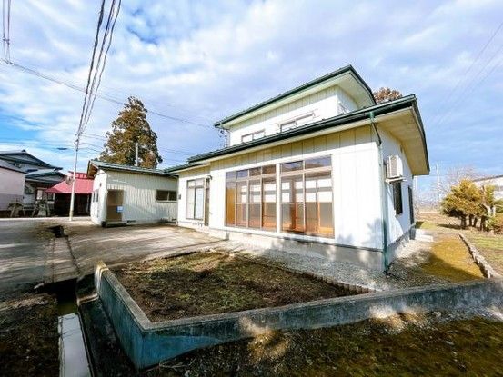 Renovated 4SLDK House in Yonezawa, Yamagata with 5 Parking Spaces - Thumbnail 3
