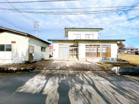 Renovated 4SLDK House in Yonezawa, Yamagata with 5 Parking Spaces - Thumbnail 4