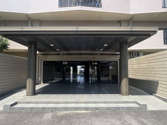 3LDK Apartment for Sale in Yokkaichi, Mie Prefecture - Thumbnail 2