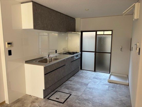 3LDK Apartment for Sale in Suzugamine, Hiroshima City - Thumbnail 3