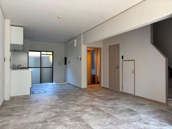 3LDK Apartment for Sale in Suzugamine, Hiroshima City - Thumbnail 2