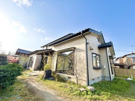 Renovated 5LDK House with Large Garden in Gosen, Niigata - Thumbnail 2