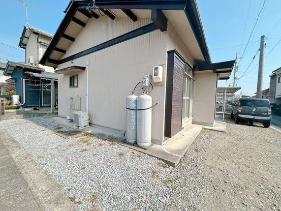 Renovated 4SDK House in Gifu City with 3-Car Parking - Thumbnail 4