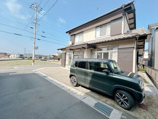 Renovated 4SDK House in Gifu City with 3-Car Parking - Thumbnail 2