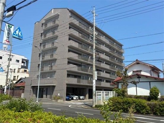 Renovated 3LDK Apartment in Tsu City, Mie Prefecture - Thumbnail 2