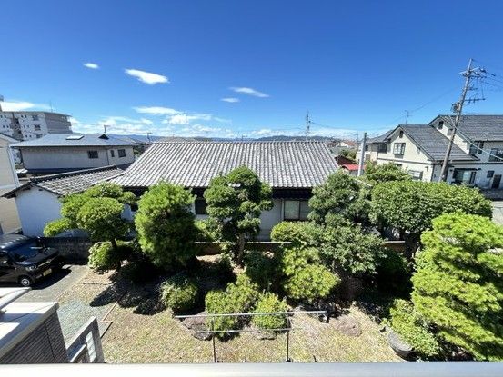 5SLDK House for Sale in Minami-ku, Kumamoto City with Large Garden - Thumbnail 2