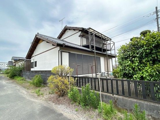 4LDK Renovated House for Sale in Miyakonojo, Miyazaki - Thumbnail 4