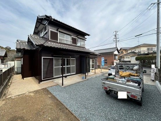 Renovated 3LDK House in Kameyama City with Parking - Thumbnail 2