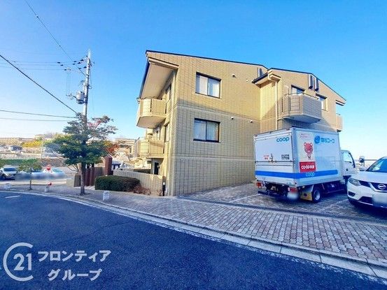 Spacious 4LDK Apartment for Sale in Nara City, Ayameike Area - Thumbnail 3
