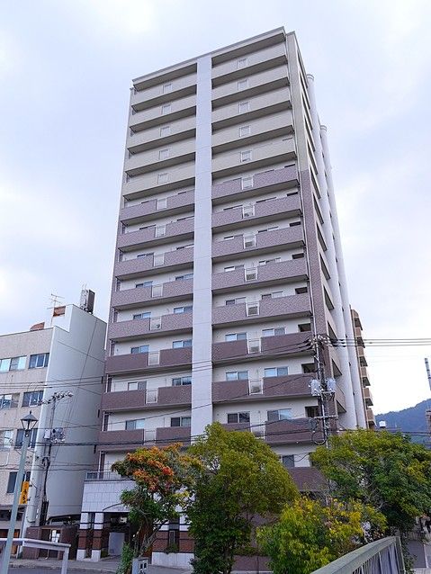 3LDK Apartment in Kure, Hiroshima – 99.73m² with River View - Thumbnail 2