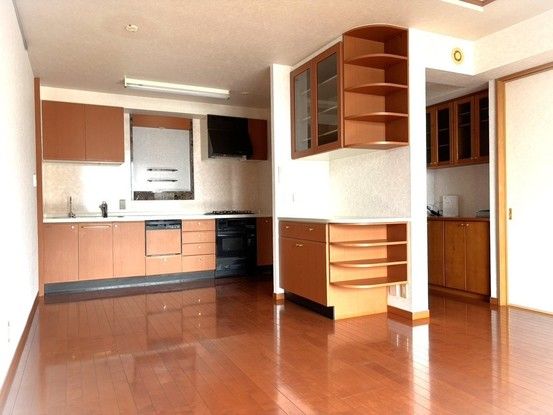 3LDK Apartment for Sale in Yokkaichi, Mie Prefecture - Thumbnail 4