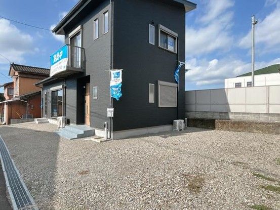 3LDK Detached House for Sale in Miyakonojo, Miyazaki - Thumbnail 4