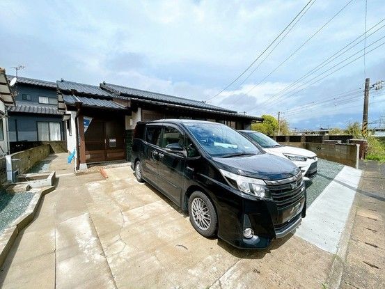 Renovated 3LDK House for Sale in Tosu, Saga - Thumbnail 2