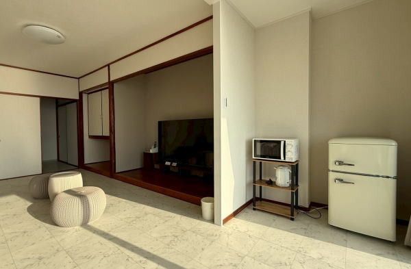Renovated 1LDK Apartment in Motobu, Okinawa with Private Beach - Thumbnail 3
