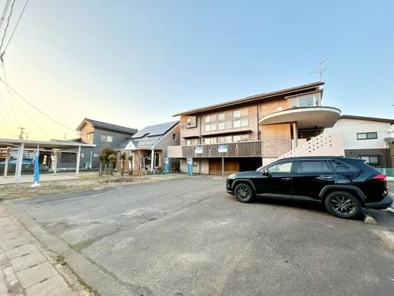 Renovating 5SLDK House in Sanjo, Niigata | 10 Parking Spaces - Thumbnail 4