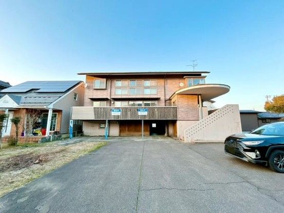 Renovating 5SLDK House in Sanjo, Niigata | 10 Parking Spaces - Thumbnail 3