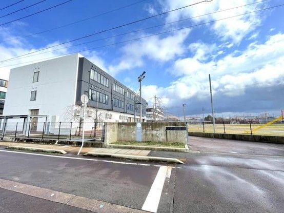 Renovating 5SLDK House in Sanjo, Niigata | 10 Parking Spaces - Thumbnail 2