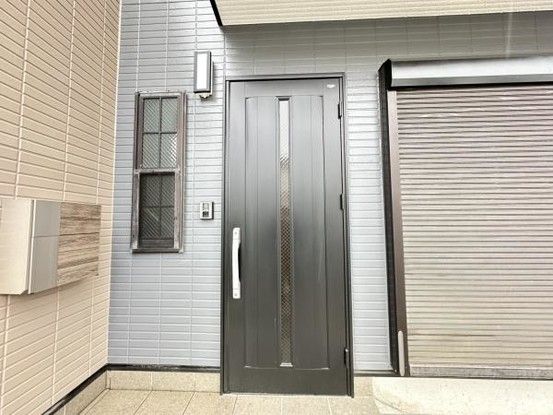 Renovated 3LDK House for Two Families in Osaka Tsurumi - Thumbnail 2