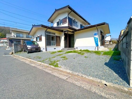 Renovated 4LDK House on Corner Lot in Okayama City - Thumbnail 2