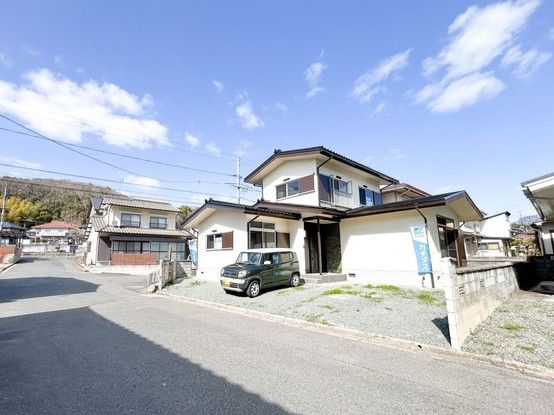 Renovated 4LDK House on Corner Lot in Okayama City - Thumbnail 3